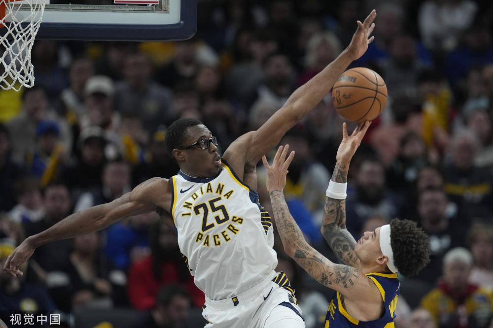 同时保持自 同时保持自