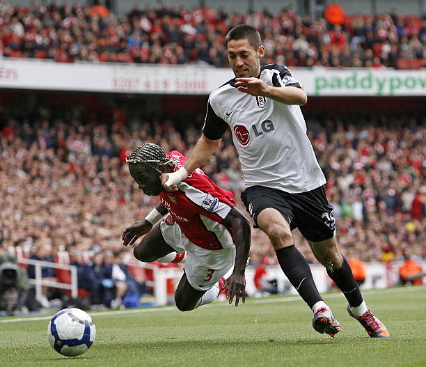 其背後的故 其背後的故